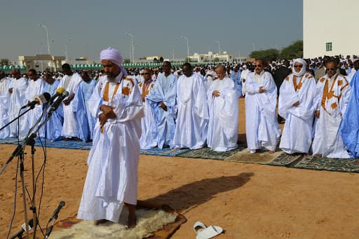 وقت الصلاة ” متي ” موعد أول أيام عيد الفطر في موريتانيا 2023 / 1444 وكم عدد أيام الإجازة