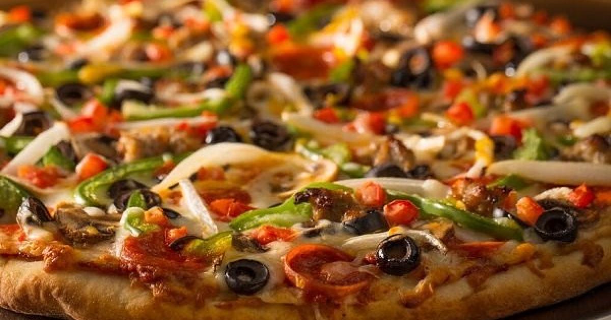 “في خمس دقائق” طريقة عمل البيتزا الإيطالية بأسهل الخطوات وبمكونات بسيطة
