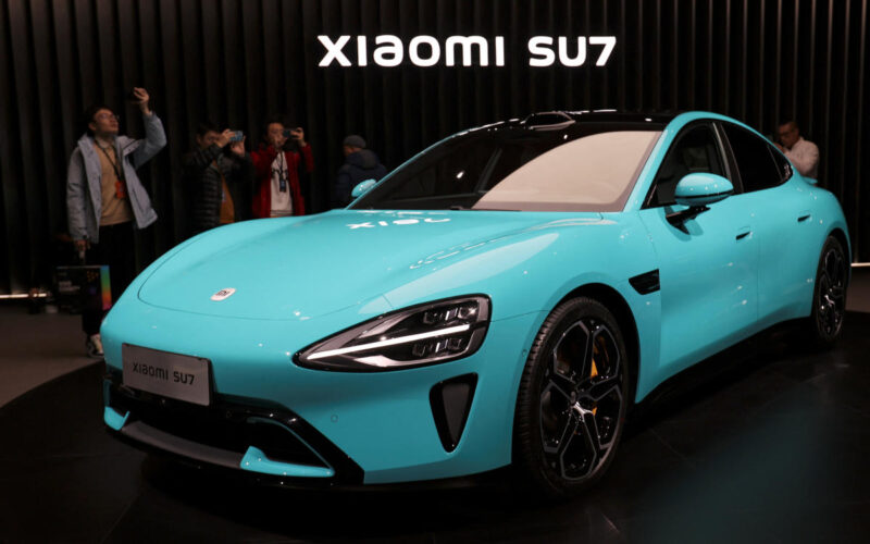“أول سيارة كهربائية” xiaomi su7  بتقنيات مبهرة وشحن فائق السرعة 2024